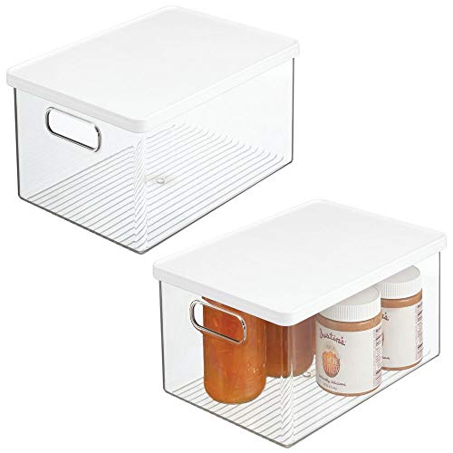 mDesign Juego de 2 cajas organizadoras de plástico – Recipiente para guardar alimentos con tapa y asas – Organizador para nevera, cocina y despensa apto para alimentos – transparente/blanco