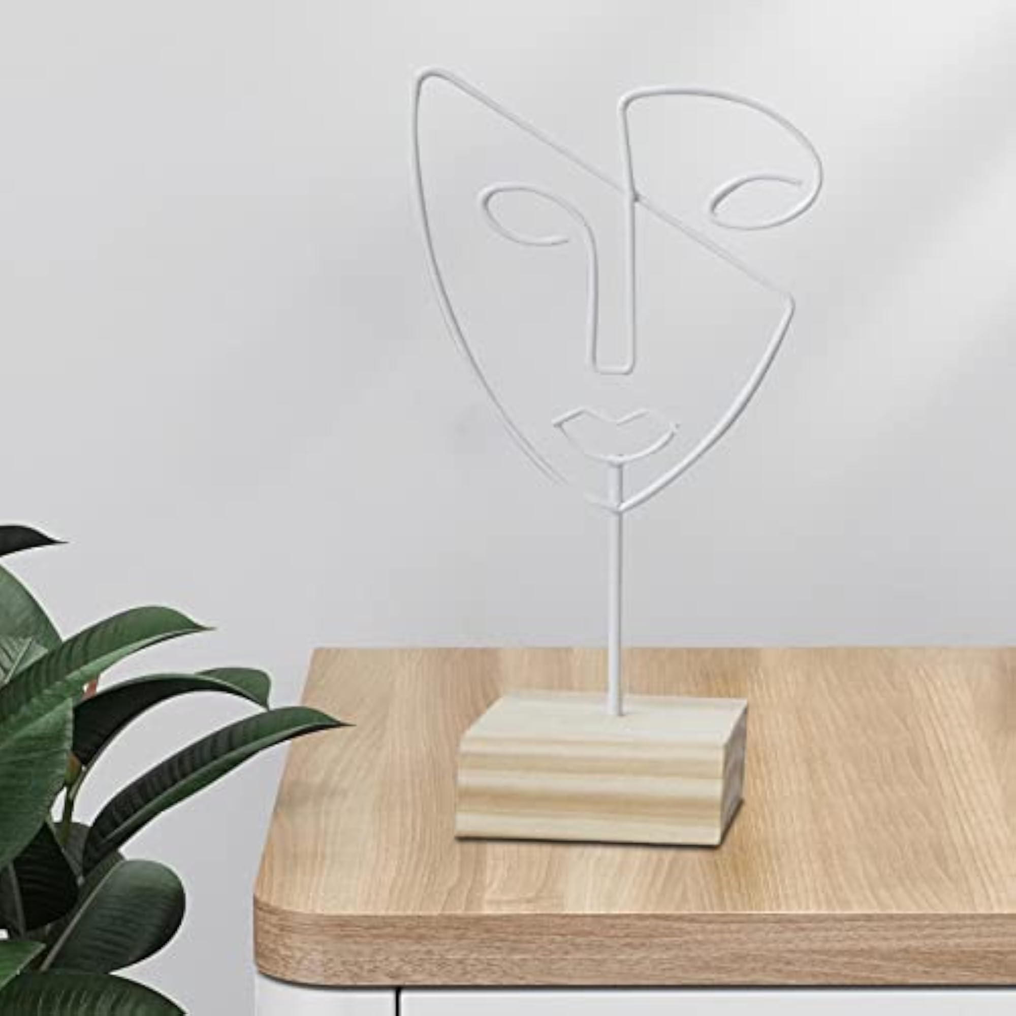 Jewelry Display Rack Face Outline Sculpture, White