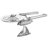 MAQUETAS DE METAL: Los Metal Earth están hechos con láminas de acero de alta calidad precortadas con increíbles detalles grabados. Para el montaje de la maqueta tan solo debes CORTAR las piezas y DOBLAR las pestañas a través de los puntos de conexión correspondientes. Incluyen instrucciones sencillas con cada kit y no necesitan pegamento ni soldaduras. Es recomendable el uso de tijeras o alicates de punta fina durante el ensamblado.