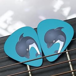 Lot de 12 médiators en forme de bébé dauphin pour guitare électrique et basse - Les Beatles, Paul McCartney, John Lennon, RIngo Starr, George Harrison Lot de 12 médiators en forme de bébé dauphin pour guitare électrique et basse – Image 7