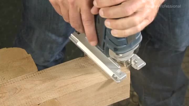 Bosch Professional Stichsäge GST 150 CE (780 Watt, inkl. 3x Schwämme, Absaug-Set, Abdeckhaube, Gleitschuh… – Bild 7