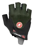 Parte delantera y trasera de la chaqueta y parte delantera de las mangas en nailon ripstop revestido, para protegerte del viento.