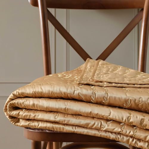 Image of Martha Stewart - King Size Quilt Set, Soft & Smooth Sateen Bedding with a Light and Breathable Feel, 3 Piece Bed Set with Matching Pillowcases (Fern Embroidery Beige)
