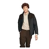 Diese lässige und stylische Steppjacke ist von der Jagdwelt inspiriert und trägt sich in der Stadt wie auf dem Land. Hergestellt aus robustem Material, passt gut zu männlichen Garderobe.