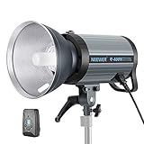La luz se puede poner en la mano o ajustar al nivel de luz. Además, está equipado con un agujero para sombrilla en el que se puede utilizar la suave sombrilla. Con un ventilador incorporado para mantenerlo fresco y estable, transmisión óptica y inalámbrica integrada de 2,4 G para ofrecer una salida estable.