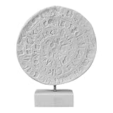Le disque Phaistos est une énigme, un disque circulaire en argile recouvert de symboles inscrits sur les deux côtés qui ne ressemblent à aucun signe dans n'importe quel système d'écriture. Il a été découvert dans l'ancienne ville de Phaistos en Crète du Sud en 1908. On pense qu'il date d'environ 1700 avant JC (du contexte archéologique associé), à peu près contemporain avec. Son but et sa signification, et même son lieu de fabrication géographique d'origine, restent contestés, ce qui en fait l'un des mystères les plus célèbres de l'archéologie. Cet objet unique est maintenant exposé au musée archéologique d'Héraklion.