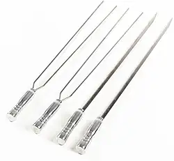 JOGO DE ESPETOS DE INOX 2 ESPADAS E 2 DUPLOS (46 cm de Lâmina)