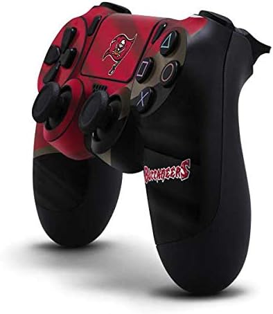 Vista 2 de Skinit Calcomanía para juegos compatible con el controlador de PS4, diseño oficial de los Tampa Bay Buccaneers de la NFL Rojo