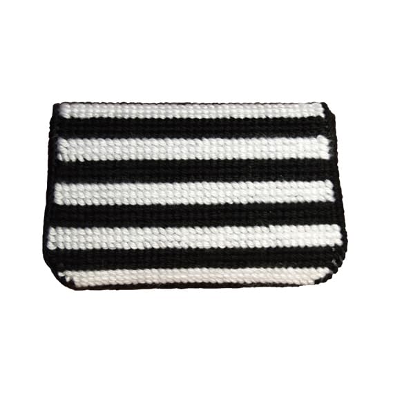 Kit de point d'aiguille compté demi-point pochette cœur à broder - 2