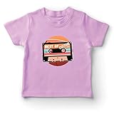 SI ADATTANO COME UN GUANTO - Abbiamo sede in Europa, e le camicie sono disponibili in taglie europee. Le nostre t-shirt hanno una vestibilità regolare. Ordina una camicia più grande se il tuo bambino ha una taglia intermedia. Sugli indumenti non bianchi, può esserci un leggero residuo del liquido di pretrattamento utilizzato nel processo di stampa. Si lava con il primo lavaggio. Offriamo anche camicie a maniche lunghe, canottiera e felpe con cappuccio.