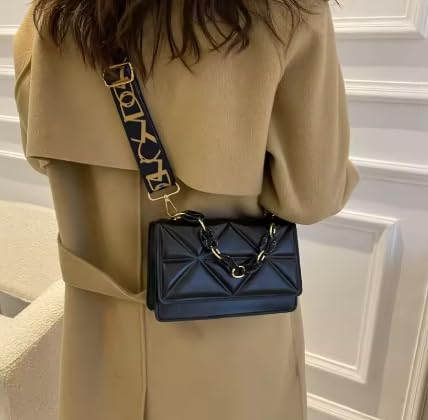 Simple and casual handbag, fashionable new retro wide strap single shoulder bag, stylish thick chain small bag.2