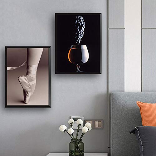 Chaussures de ballet de vin de raisin toile pour habiller un mur vide de restaurant