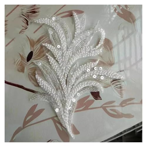 Strass et perles sur patchs brodés de dentelle blanche style haute couture