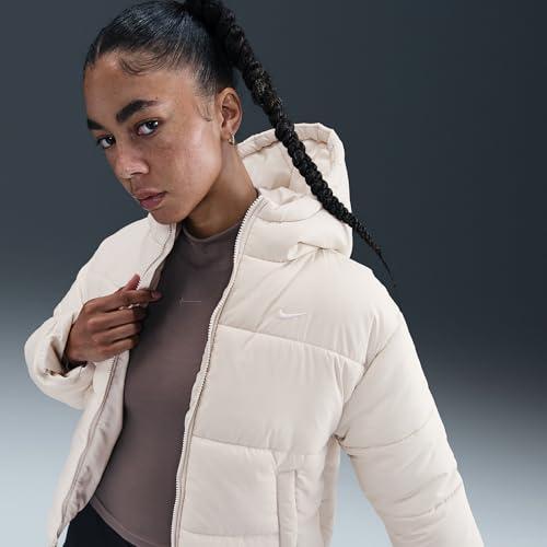 Nike Sportswear Classic Puffer Lockere Therma-Fit Jacke Mit Kapuze Für Damen, Light Bone/White, FZ5899-072, 2XL – Ansicht 3