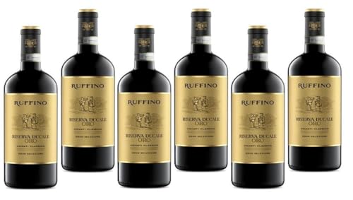 �� Il Riserva Ducale Oro 2020 è un Chianti Classico DOCG, prodotto con uve di alta qualità, in particolare il 80% di Sangiovese, il 20% di Merlot, Cabernet Sauvignon e altri vitigni complementari, raccolte da vigneti delle tenute Gretole e Santedame, situate nel cuore di Castellina in Chianti.