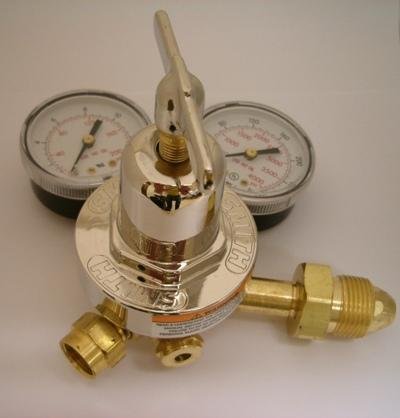 150 PSI Fixed Flow Non-Freezing Carbon Dioxide Piston Regulator