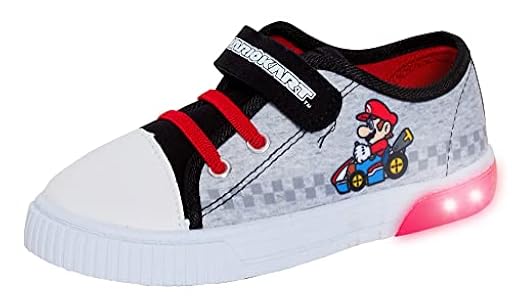Super Mario Boys Light Up Canvas Sneakers KDS Mario Kart Canvas Pumps con Luces Intermitentes | Ya disponible en tu tienda friki favorita! En mundofriki.es!