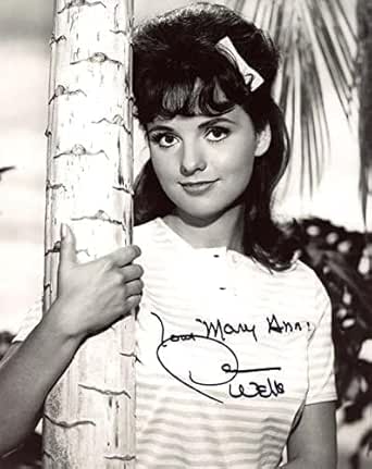 DAWN WELLS SIGNED AUTOGRAPHED 8x10 PHOTO MARY ANN GILLIGAN'S ISLAND