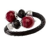 Wir verwenden Halbedelsteine der besten Qualität, geschliffen und von fachmännisch eingefasst, um Perlen, Türkis, Koralle, Citrinen, Amethyst, Aquamarin, Achate, Jades, Lapizlazulis, Onix, Peridoten, Quarz, Karneol, Topas, Malachit, Granate, Chalcedonen.