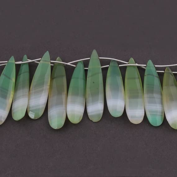 Chrysoprase briolette poire longue pour remplacer les pierres ternes de vos colliers
