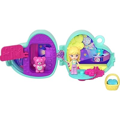 Polly Pocket x Sweethearts، دمية صغيرة ومجموعتان من الألعاب مع 7 ملحقات ذات طابع خاص ومشبك سلسلة مفاتيح، لعبة سفر، شراكة مدمجة