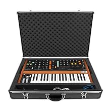 Perfect fit for The Behringer Poly D: The practical Unison transport case is particularly stable and offers excellent protection with its additionally padded lid. Robust transport case: The robust UNISON case comes with an individually tailored foam ...