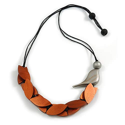 Collier feuille de bois marron pour sublimer vos tenues bohèmes et sorties citadines