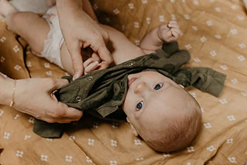 Image of Mini Wander Swaddles for Newborns Muslin Swaddle Blankets - Breathable Soft Gender Neutral Receiving Blanket Baby Essentials | 47 x 47 Cotton - Boho Squares (Coconut)