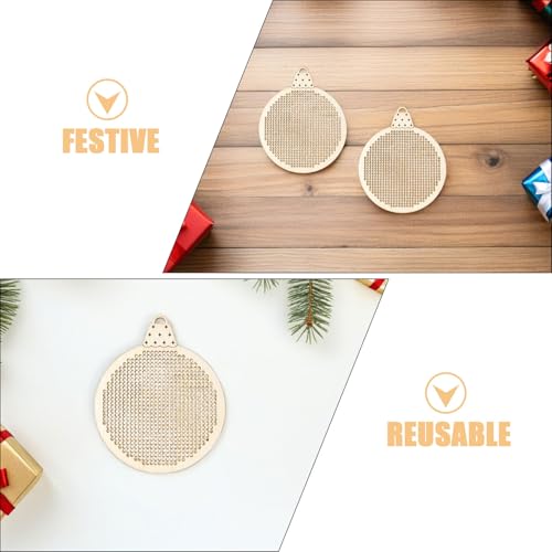 Point de croix de Noël pour décorer une table de fête chaleureuse