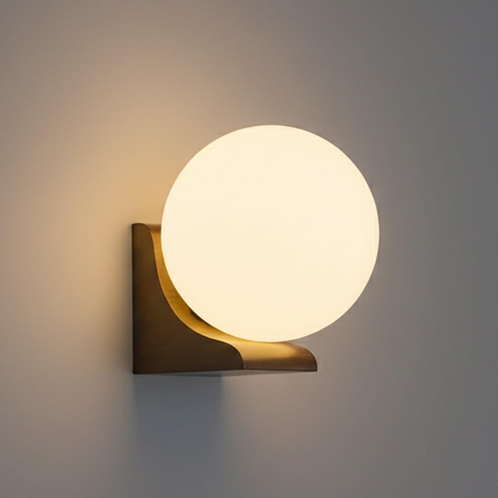 Luminaria moderna de nogal macizo y cristal esférico para proyectos de interiorismo