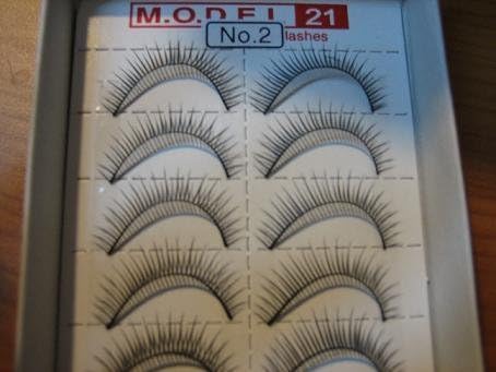 Model 21 False Eyelashes No. 2, 10 Pairs