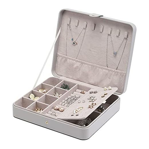 Vlando Travel Jewelry Case for Women - Portable Leather Jewelry Organizer Box for Necklace Earrings Ring Bracelet - Gifts for Teen, Girls, Moms and Daughters - Grey