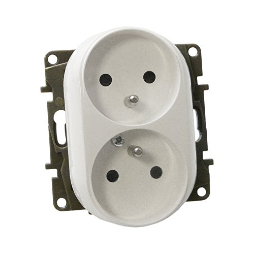 Double prise 2P + Z M. Terre de type E Franz/Belg Système Niloe 764542 Legrand 2703