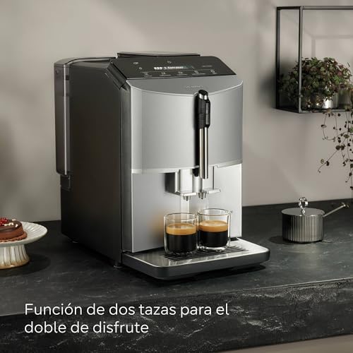 Miniatura 10 de Siemens Cafetera Automática Eq300 Tf303e07 Para Muchas Especialidades De Café, Espumador De Leche, Molinillo De Cerámica, Función Onetouch, 1300 W, Acero Inoxidable Plateado Metálico