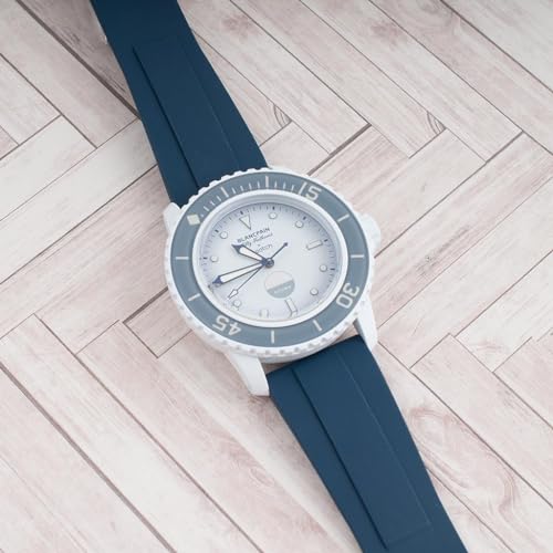 Image of StrapHabit Quick Release Deployant Rubber Watch Strap For Large and Small Wrists - Women and Men - Band FKM Deployment 19mm, 20mm, 21mm, 22mm