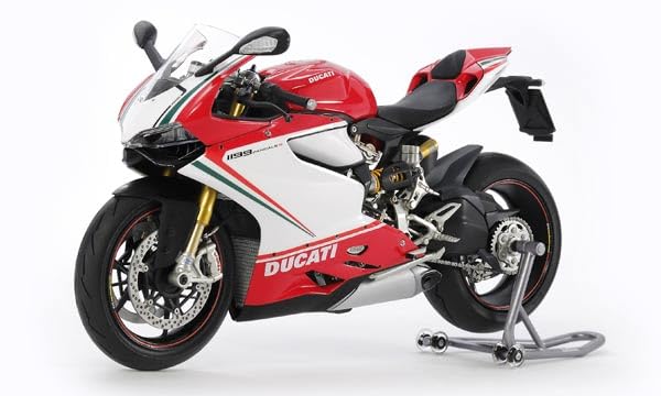 Maquette moto DUCATI 1199 Panigale S Tricolore Tamiya 14132 échelle 1/12