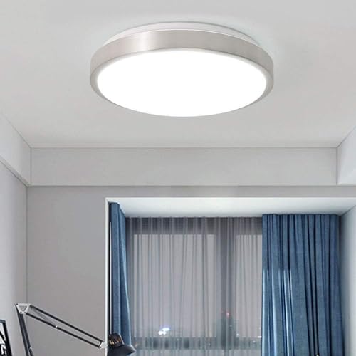 Plafonnier LED encastré plat pour optimiser la luminosité des petits salons