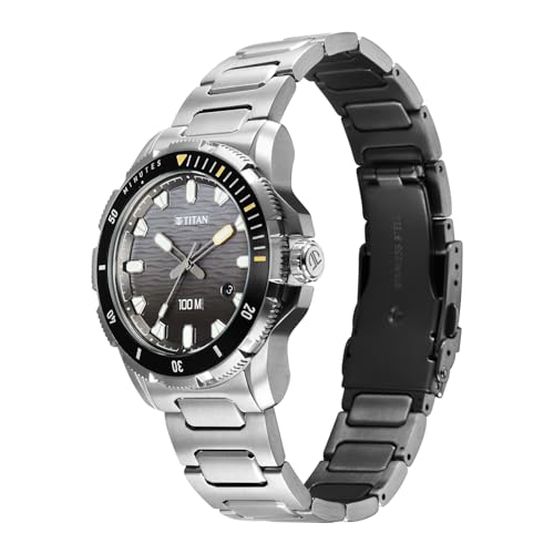 Image of Titan Zero Hour Diver's 100m Analog with Black Dial Silver Stainless Steel Strap Watch for Men - 10067KM01