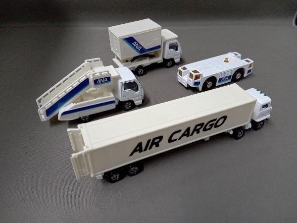 Amazon.co.jp: トミカ ANA ジャンボエアポートセット2 ボーイング747