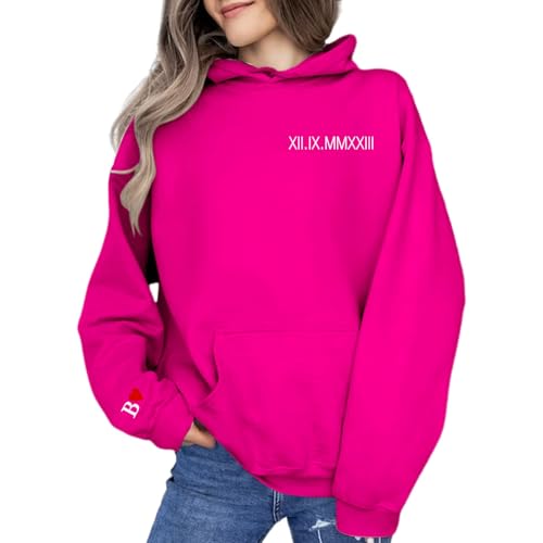 Sudadera con capucha cálida de invierno para mujer, suéter suave bordado personalizado con números romanos, camiseta para parejas, inicial en la manga, aniversario, año, fecha personalizada, sudadera