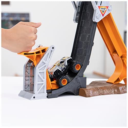 Image of Monster Jam, Official Max-D Break Free Playset with Exclusive 1:64 Scale Max-D Die-Cast Monster Truck