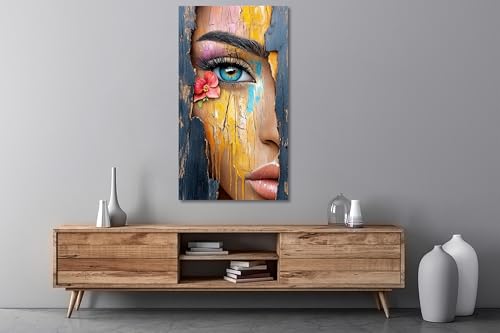 Peinture abstraite sur toile visage de femme pour décorer un salon moderne chic
