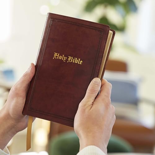 Image of NKJV Bible: Personal Size Giant Print, Brown Leathersoft, Holy Bible, Red Letter, Comfort Print: New King James Version