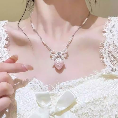 Collar de perlas con dije de lazo y colgante de fresa para mujer 4