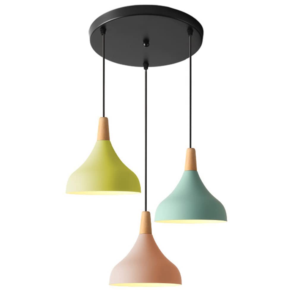 Lámparas de madera Luzarón con tres luminarias de techo para comedor