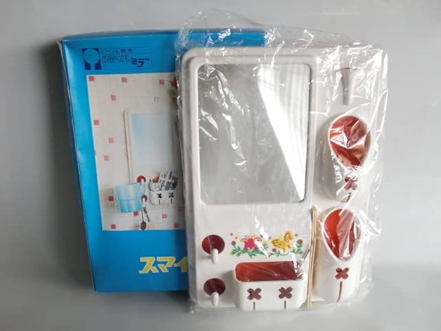 未使用　レトロポップ 壁掛けミラー　ポケットミラー　手鏡 Amazon.co.jp: 昭和レトロ ポップモダン 素敵な壁掛けミラー