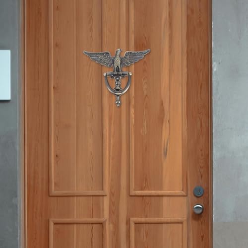 Aldaba de puerta con mirilla para renovar la entrada frontal de tu chalet 7