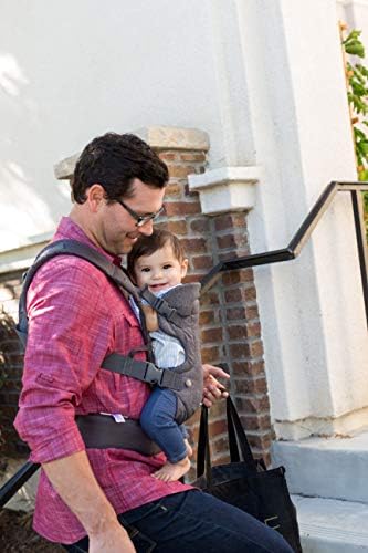 Infantino Flip Advanced 4-in-1 Carrier with Bib - Ergonomic, Convertible, Face-in and Face-out Front and Back Carry for Newborns and Older Babies, 8-32 lbs / 3.6-14.5 kg
