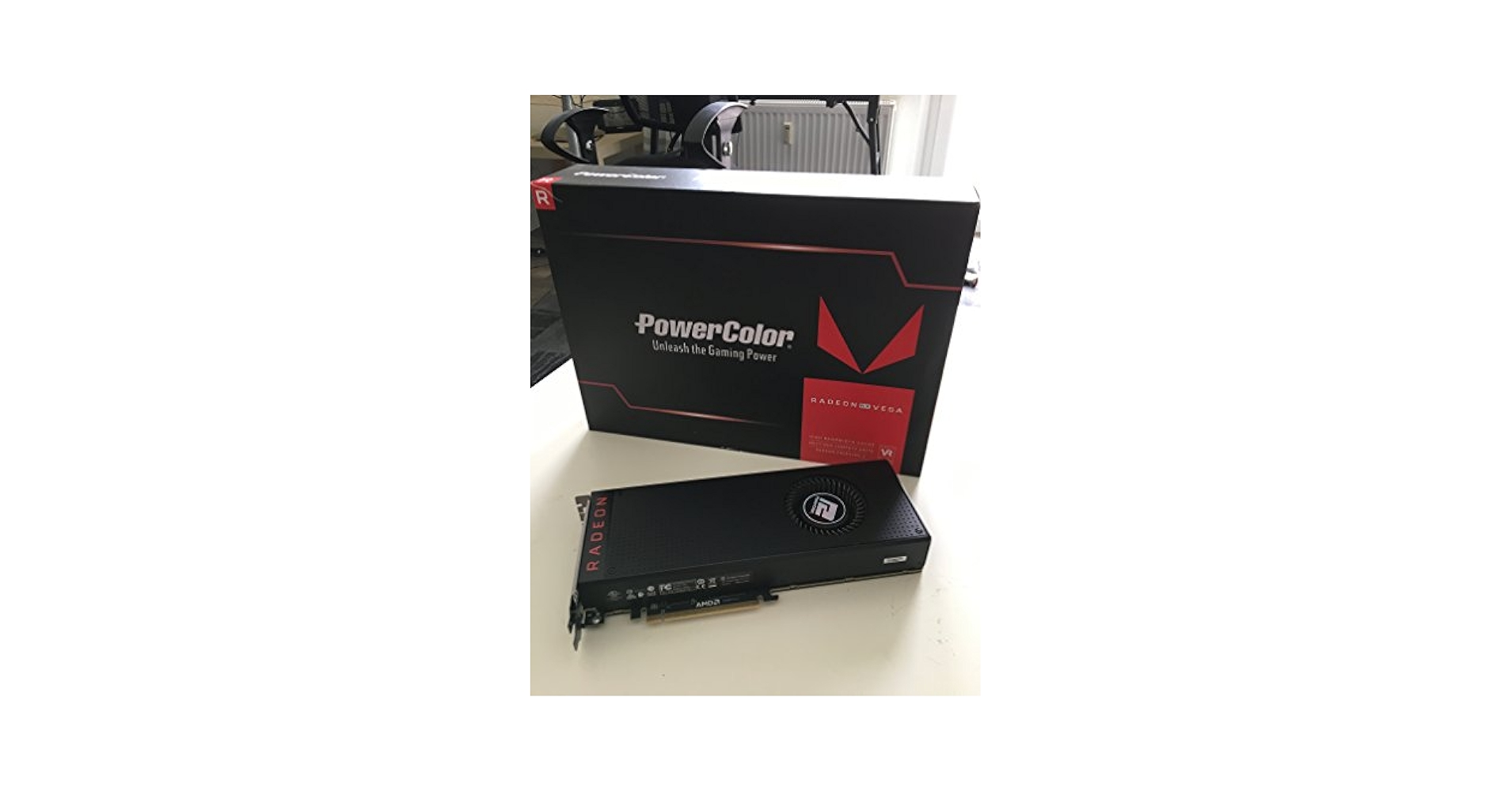 Amazon | AXRX VEGA 56 8GBHBM2。 | POWERCOLOR | グラフィック