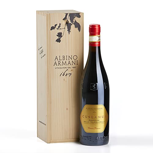 1 bottiglia di AMARONE RISERVA DELLA VALPOLICELLA 2017, 1 cofanetto in legno personalizzato con il nostro logo “Albino Armani Viticoltori dal 1607”.